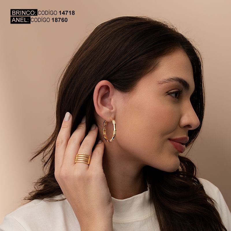ARGOLA BAMBU C/ PEDRAS CRAVEJADAS BANHADO EM OURO 18K