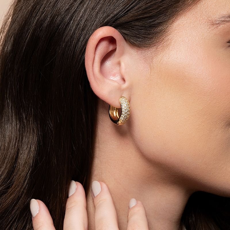 ARGOLA BANHADA EM OURO 18K CRAVEJADA C/ ZIRCÔNIAS