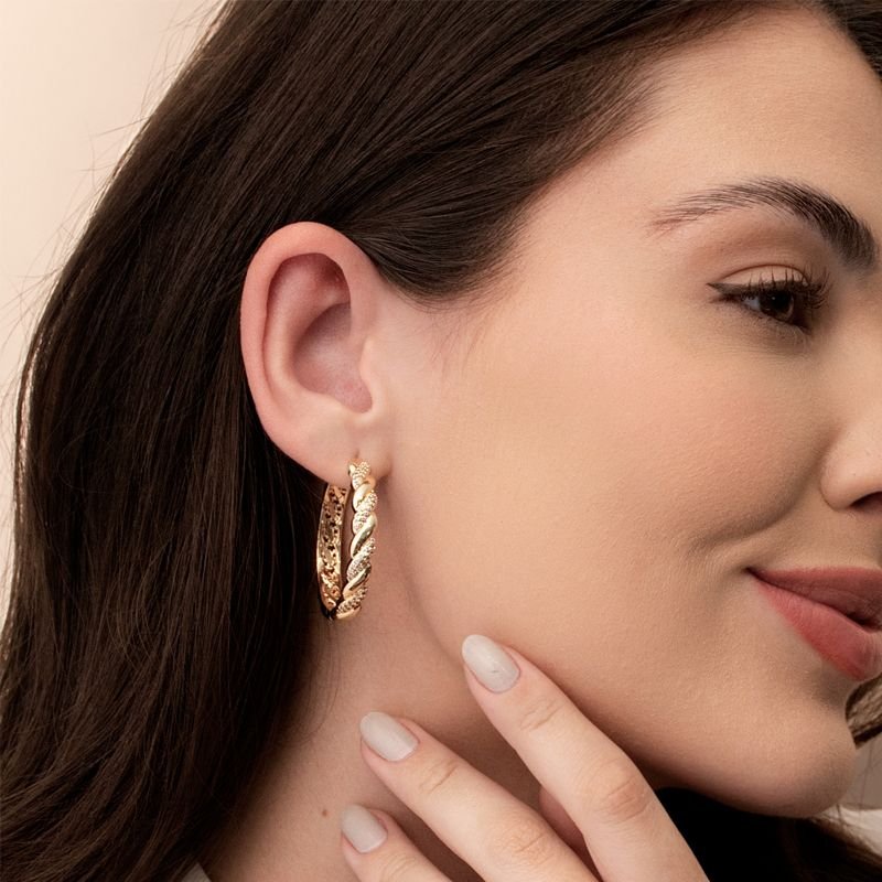 ARGOLA BANHADA EM OURO 18K CRAVEJADAS COM ZIRCÔNIAS