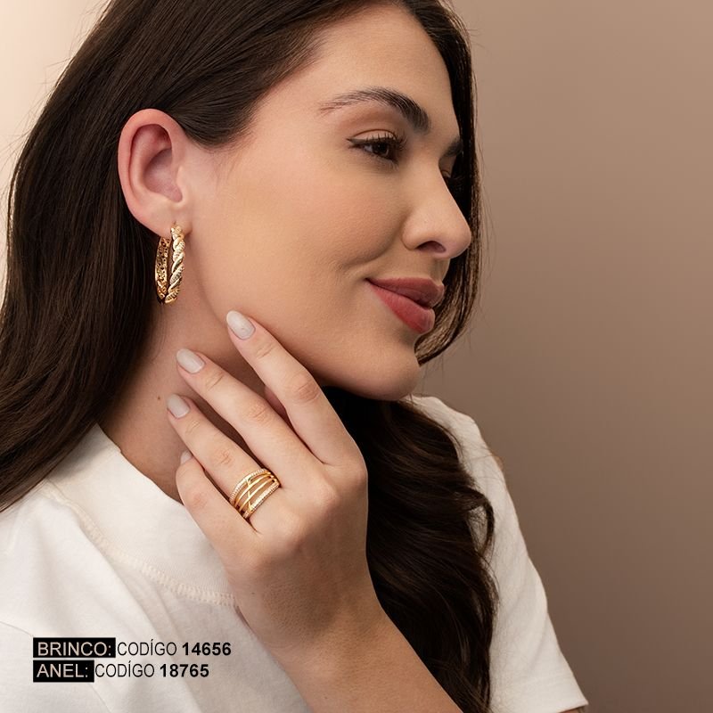 ARGOLA BANHADA EM OURO 18K CRAVEJADAS COM ZIRCÔNIAS