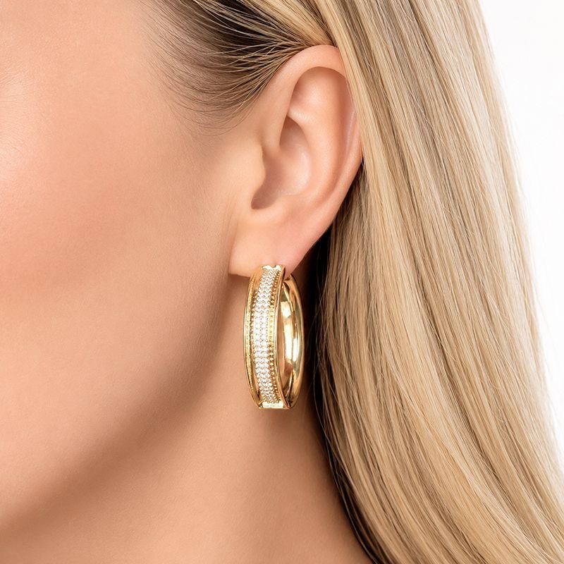 ARGOLA C/ PEDRAS CRAVEJADAS BANHADO EM OURO 18K