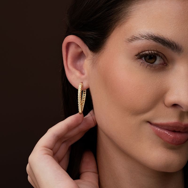 ARGOLA ORGÂNICA BANHADA EM OURO 18K CRAVEJADA C/ ZIRCÔNIAS
