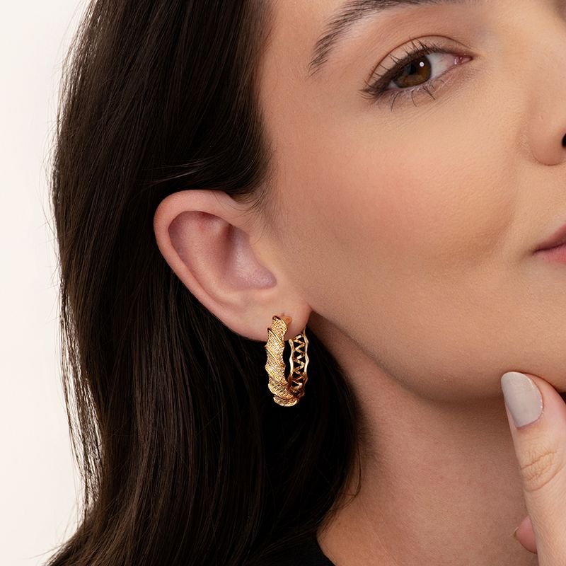 ARGOLA TRAÇO BANHADO EM OURO 18K