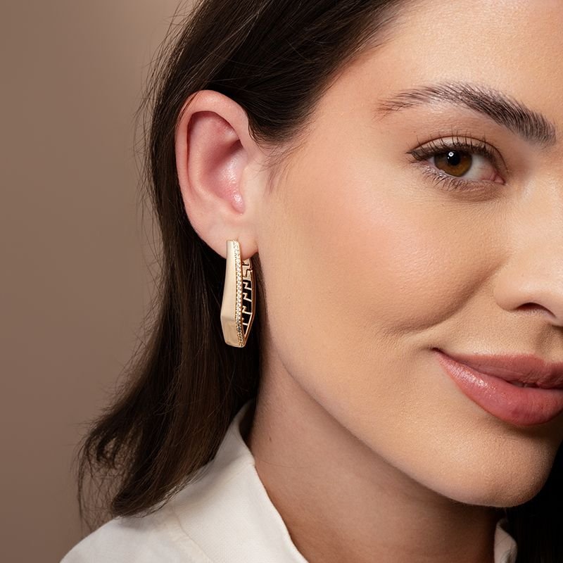 ARGOLA TRIANGULAR BANHADO EM OURO 18K