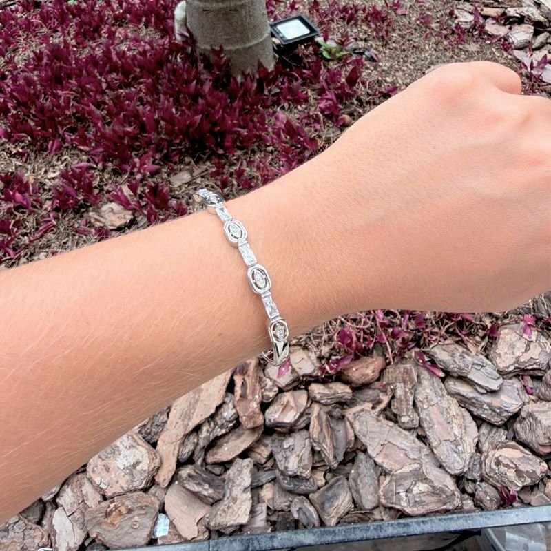 BRACELETE COM PEDRAS DE ZIRCÔNIA PONTOS