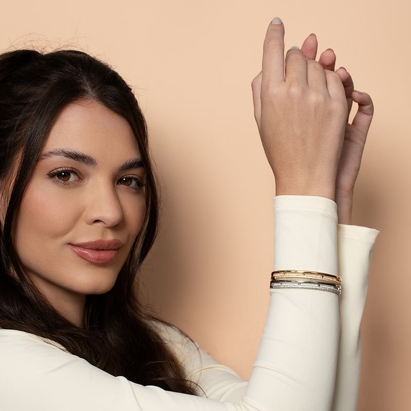 BRACELETE CRAVEJADO COM PEDRAS