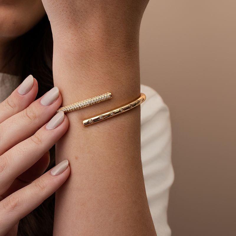 BRACELETE DOURADO ABERTO PONTO DE LUZ