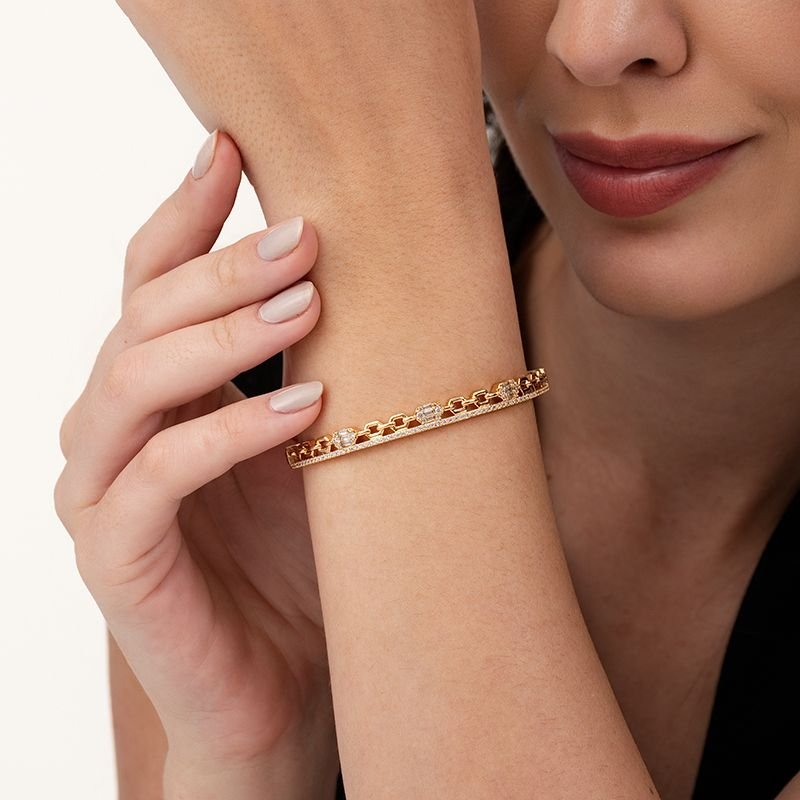 BRACELETE ELOS BANHADO EM OURO 18K CRAVEJADO COM PEDRAS