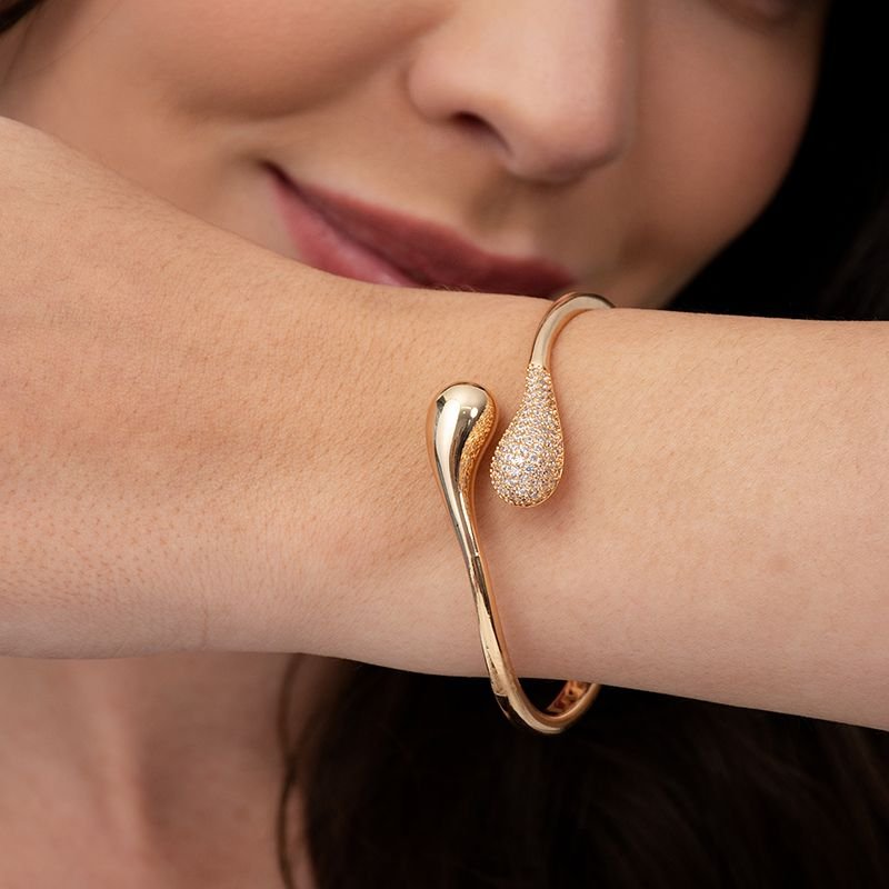 BRACELETE GOTA COM PEDRAS DE ZIRCÔNIA 