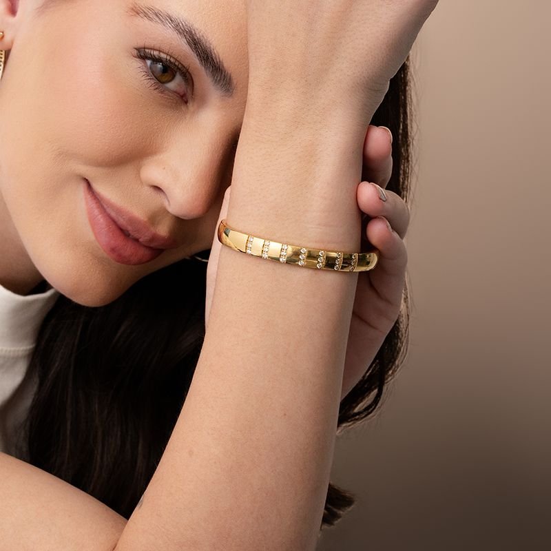 BRACELETE LISO TRAÇOS C/ PEDRAS CRAVEJADAS