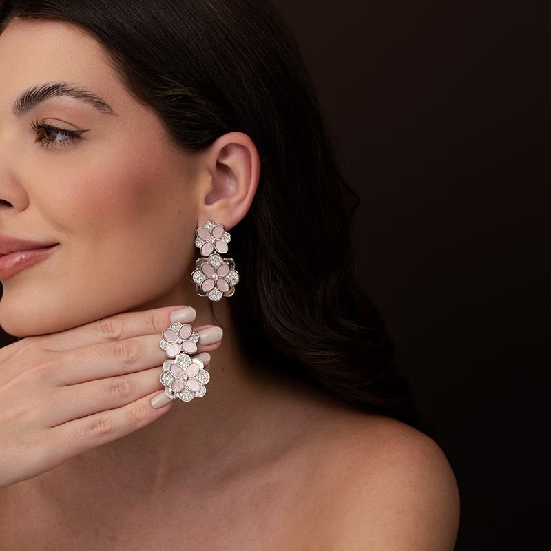BRINCO FLOR COM PEDRA E CRAVEJADO ZIRCÔNIAS