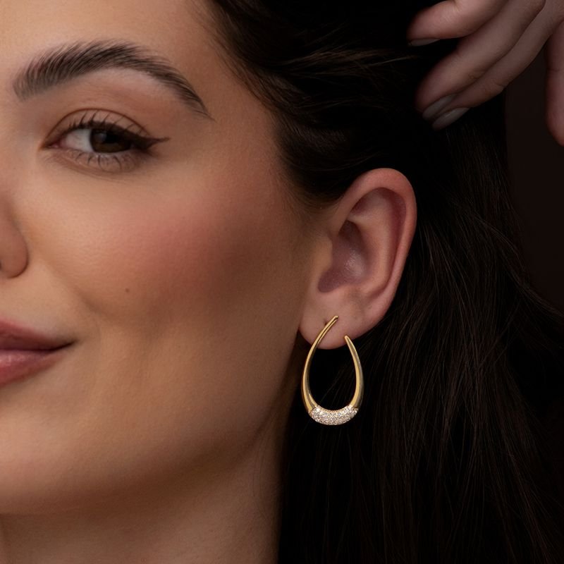 BRINCO GOTA BANHADO EM OURO 18K CRAVEJADO C/ ZIRCÔNIAS