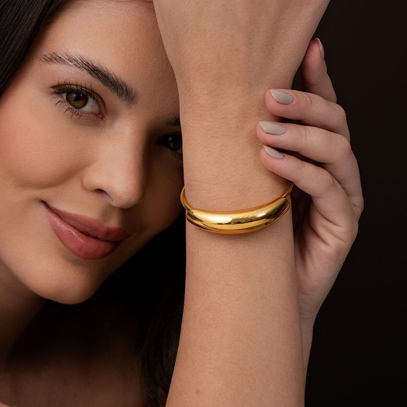 BRINCO MEIA ARGOLA BANHADO EM OURO 18K